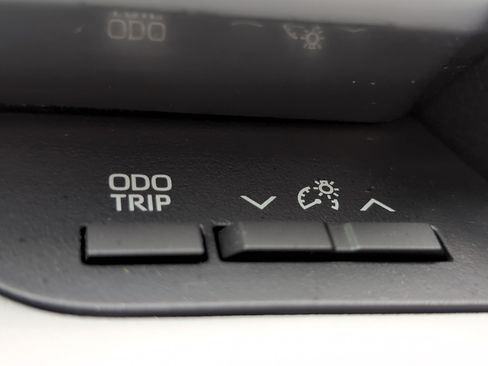 Used 2023 Toyota Highlander Limited FWD image 40