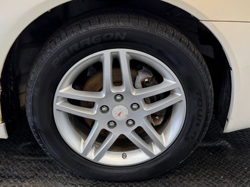 Used 2007 Pontiac Grand Prix GT w/ Premium Package image 10