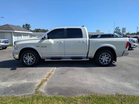 Used 2017 RAM 1500 Laramie w/ Convenience Group AWD/4WD image 7