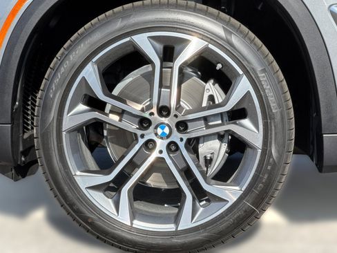 Used 2026 BMW X5 xDrive40i AWD/4WD image 11
