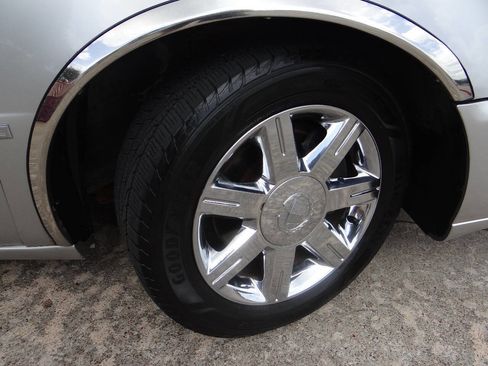 Used 2007 Cadillac DTS Luxury I w/ Sun And Sound Package image 37