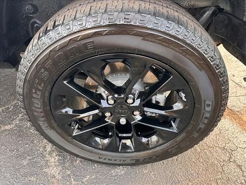 Used 2020 Jeep Wrangler Unlimited Sahara image 15