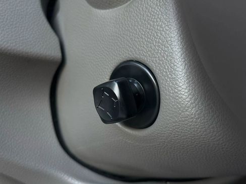 Used 2011 INFINITI G37 Journey w/ Premium Pkg image 30