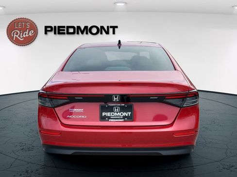 Certified 2025 Honda Accord SE image 8