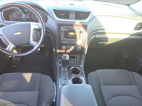 Used 2017 Chevrolet Traverse LT w/ Style and Technology Package image 14