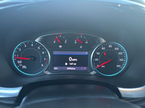 Used 2023 Chevrolet Traverse LT image 18