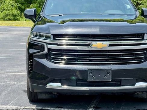 Used 2024 Chevrolet Suburban LT AWD/4WD image 13