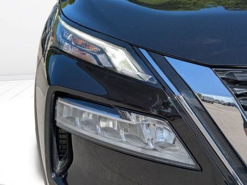 Used 2022 Nissan Rogue SV image 10