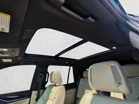 Used 2024 Cadillac Escalade Premium Luxury RWD image 14