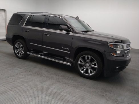 Used 2018 Chevrolet Tahoe LT w/ LT Signature Package RWD image 11