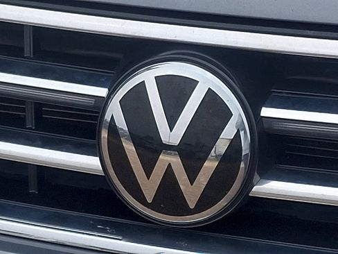 Used 2024 Volkswagen Tiguan SEL R-Line image 5