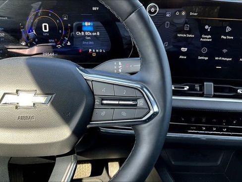 Used 2025 Chevrolet Equinox LT image 12