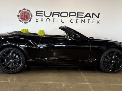 Used 2021 Bentley Continental GT image 30