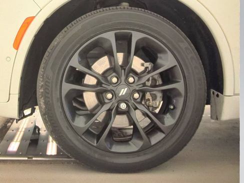Used 2022 Dodge Durango R/T w/ Blacktop Package AWD/4WD image 21