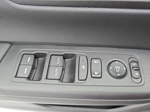 Certified 2025 Honda CR-V EX image 27