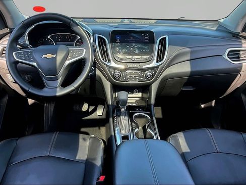 Used 2023 Chevrolet Equinox Premier image 7