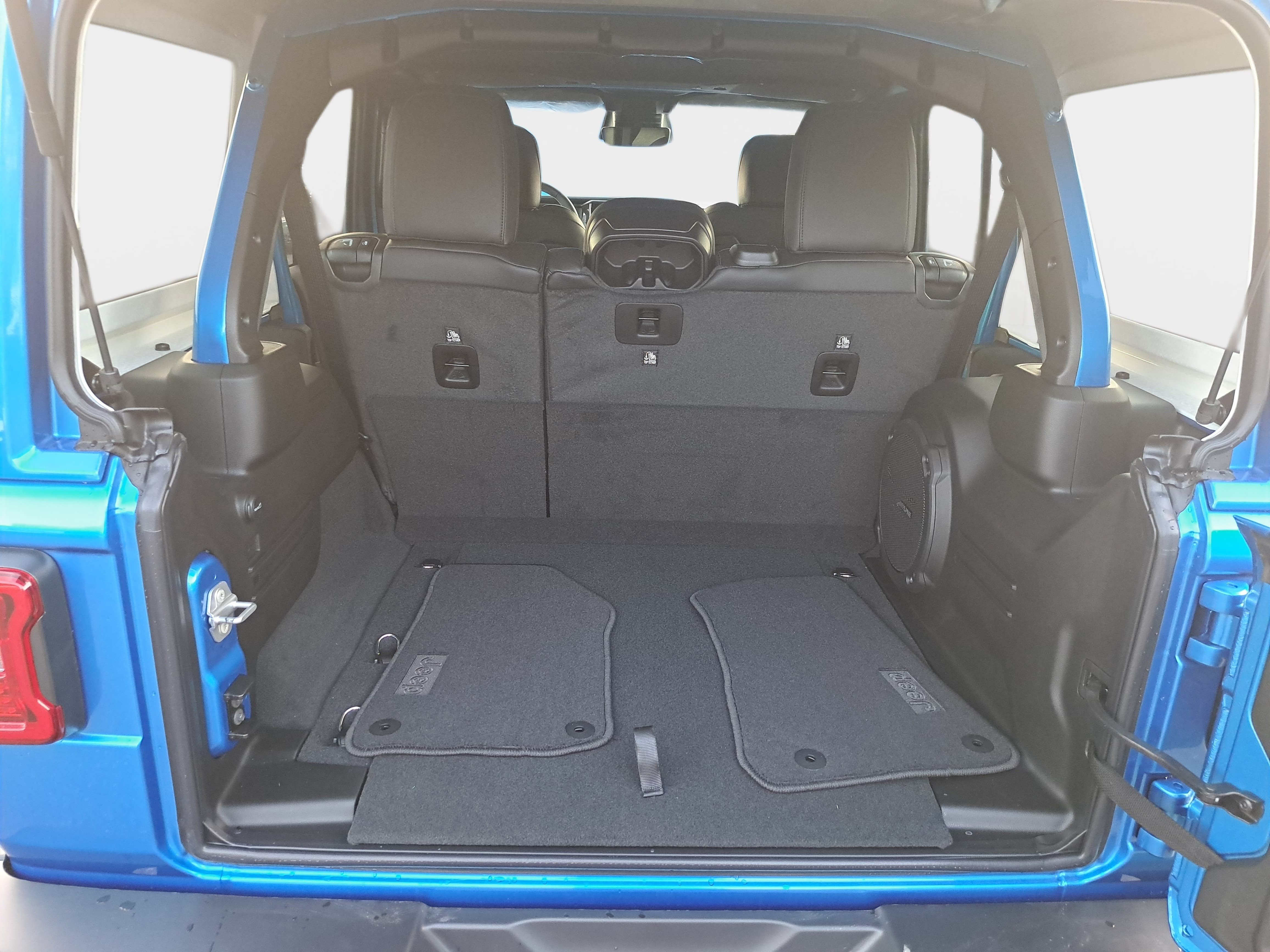 New 2027 Jeep Wrangler Unlimited Sahara AWD/4WD image 12