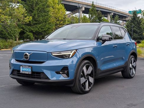 Used 2023 Volvo XC40 Recharge Ultimate w/ Protection Package Premier AWD/4WD image 3