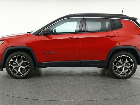 Used 2025 Jeep Compass Limited AWD/4WD image 4