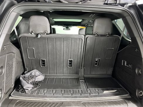 Used 2022 GMC Yukon SLT w/ SLT Premium Package AWD/4WD image 12