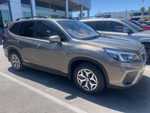 Used 2021 Subaru Forester Premium w/ Popular Package #1 image 2