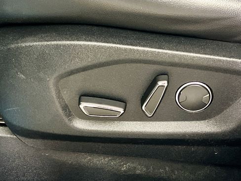 Used 2018 Ford Edge Titanium w/ Technology Package image 15