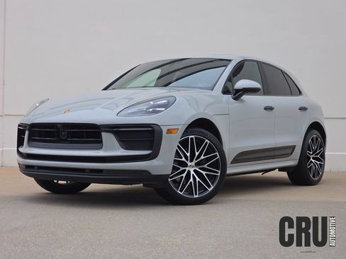 Used 2024 Porsche Macan AWD/4WD image 1