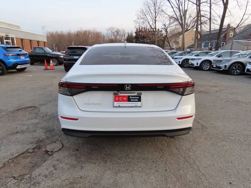 Certified 2023 Honda Accord LX image 5