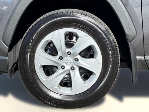 Used 2025 Toyota RAV4 LE AWD/4WD image 13