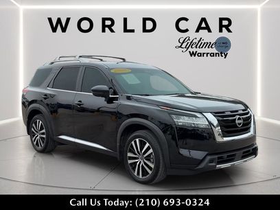Used 2024 Nissan Pathfinder Platinum w/ Cargo Package