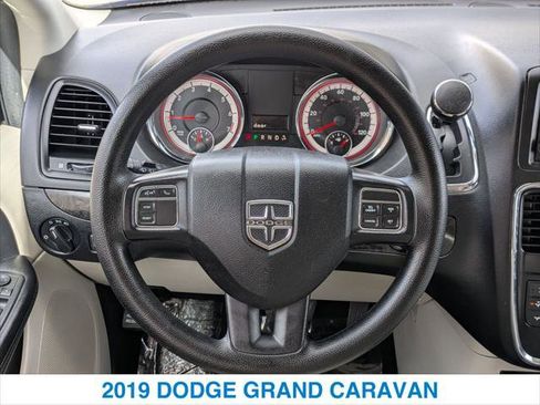 Used 2019 Dodge Grand Caravan SE w/ UConnect Hands-Free Group image 15