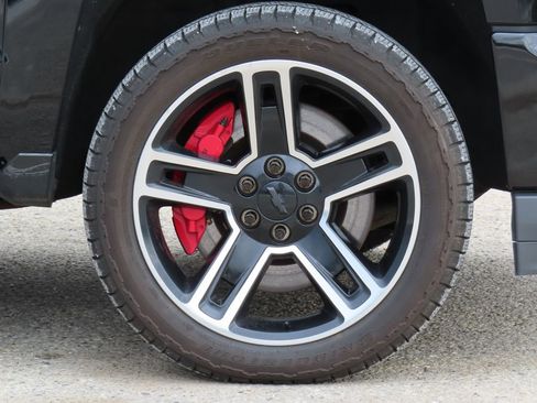 Used 2018 Chevrolet Silverado 1500 LTZ Z71 AWD/4WD image 12