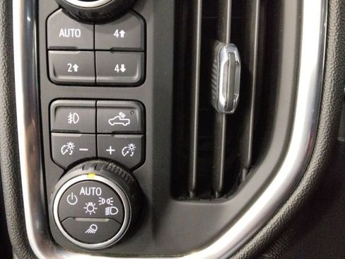 Used 2019 Chevrolet Silverado 1500 High Country image 14