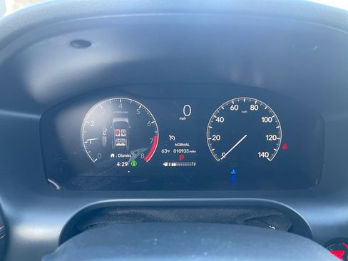 Used 2025 Honda HR-V Sport image 16