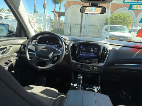 Used 2020 Chevrolet Traverse LT image 21