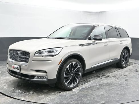 Used 2024 Lincoln Aviator Reserve w/ Equipment Group 201A image 8