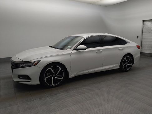 Used 2019 Honda Accord Sport image 2