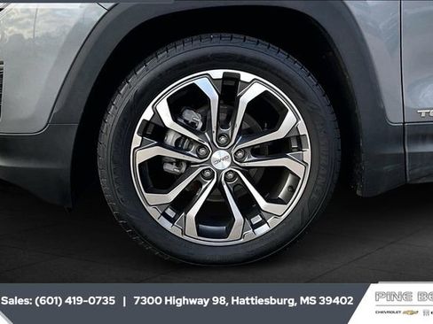 Certified 2021 GMC Terrain SLT image 7