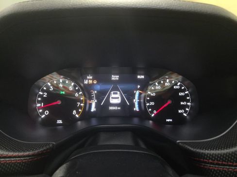 Used 2025 Jeep Compass Trailhawk AWD/4WD image 2
