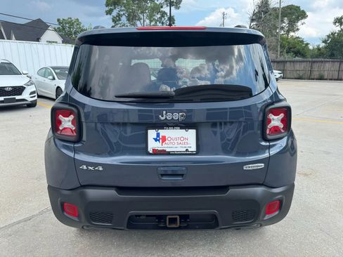 Used 2019 Jeep Renegade Latitude w/ Safety & Security Group II image 21