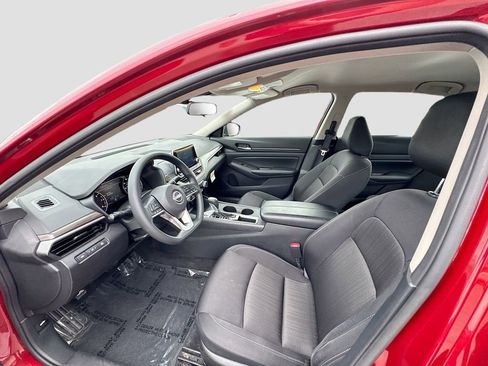 Used 2025 Nissan Altima 2.5 SV image 30