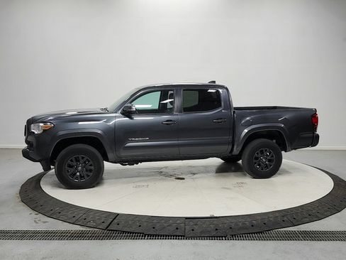 Used 2023 Toyota Tacoma SR5 w/ Technology Package AWD/4WD image 4