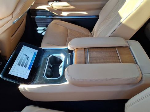 Used 2023 Jeep Grand Wagoneer Series III image 14