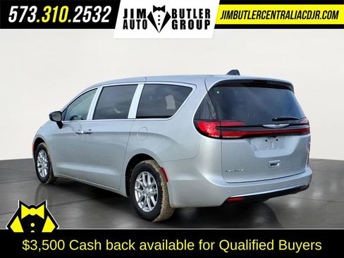 New 2026 Chrysler Pacifica Select FWD image 4