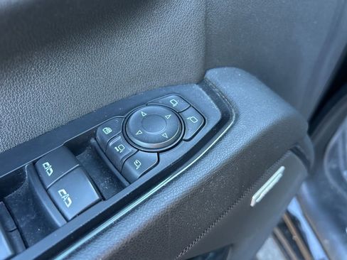 Used 2024 GMC Sierra 2500 AT4 image 16