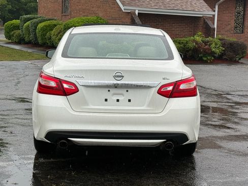 Used 2016 Nissan Altima 2.5 SL w/ 2.5 Technology Package FWD image 5