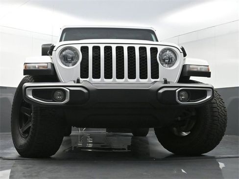 Used 2023 Jeep Gladiator Sport image 31