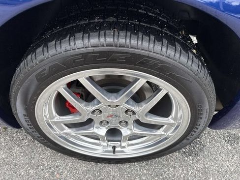 Used 2004 Chevrolet Corvette Z06 w/ Z06 Preferred Equipment Group RWD image 12
