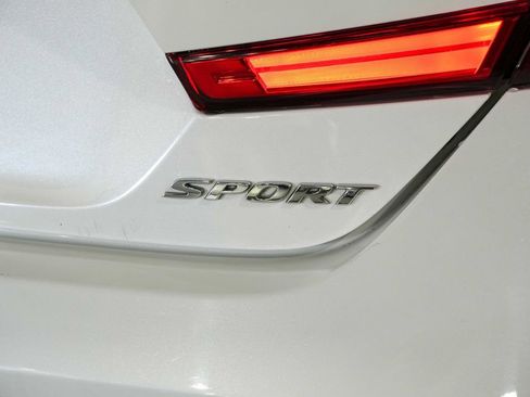 Used 2021 Honda Accord Sport image 11