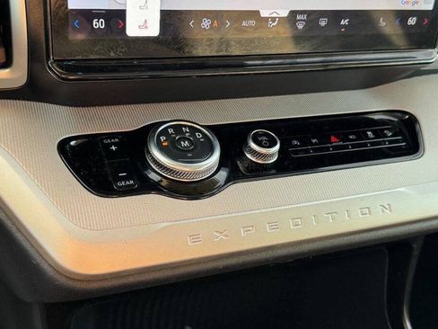 Used 2025 Ford Expedition Active AWD/4WD image 35